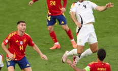 开云APP-欧洲赛场精彩比拼，西班牙队夺冠