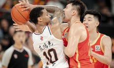 开云APP-阵容深度优势显现，球队轻松击败对手