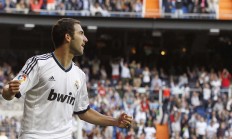 开云下载-速度与激情的跨界交响，F1街道焦点战与火箭硬仗的胜利之夜