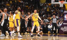 开云体育官网-马刺横扫深圳队，浓眉哥扛起全队的简单介绍