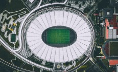 开云体育在线-绿茵场的绝杀与篮球场的满分，当德甲争冠夜遇上东契奇奇迹