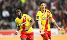 开云下载-欧洲足球赛事中的豪门对决，势均力敌