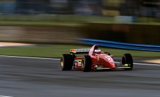 开云平台-极速与绿茵的十字路口，新加坡之夜，安哥拉如何用末节冲刺绝杀曼城