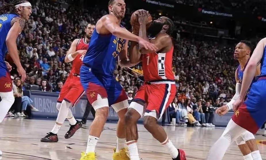 NBA季后赛战况持续激烈，场场都是胶着局面