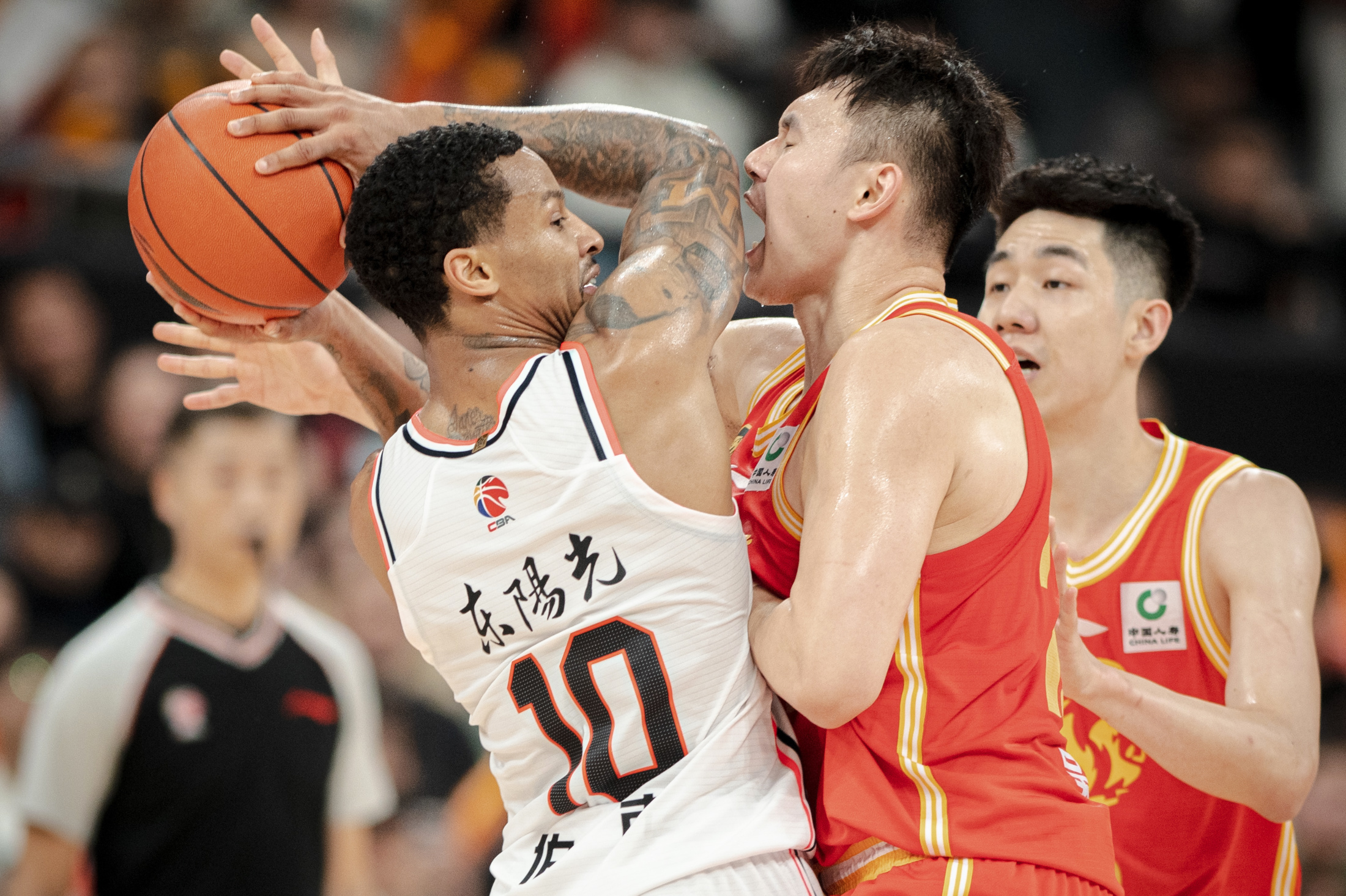 阵容深度优势显现，球队轻松击败对手