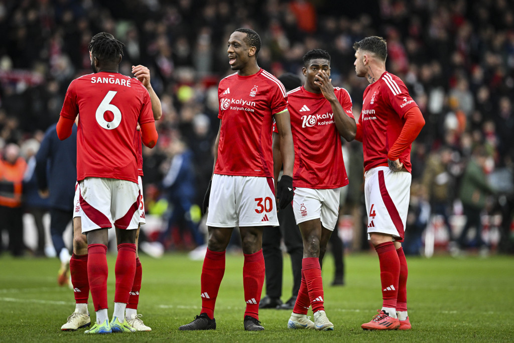 利物浦客场大胜，继续领跑英超积分榜！