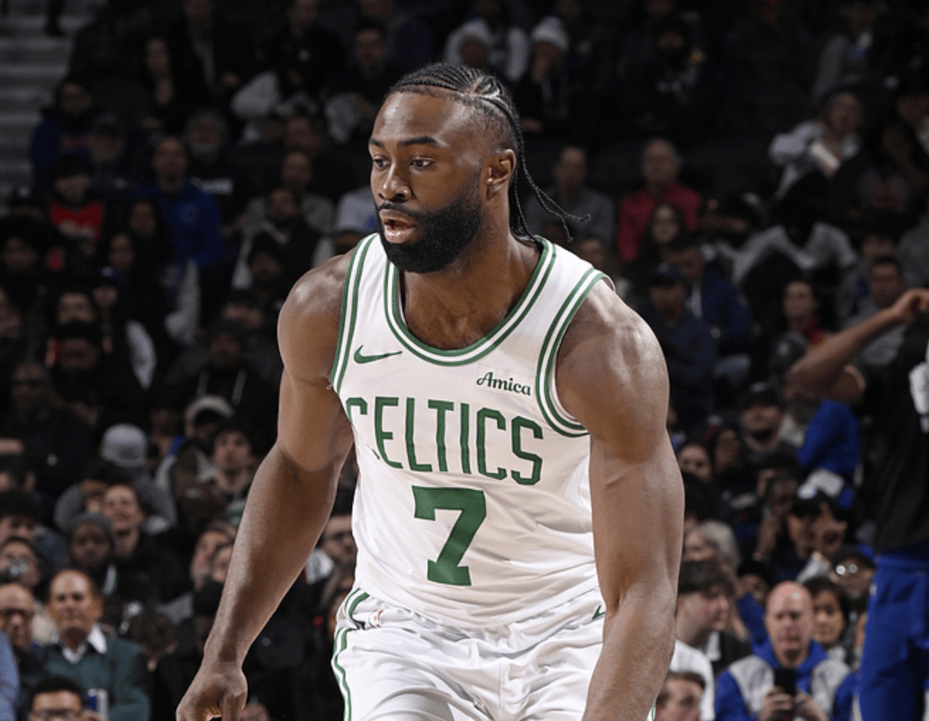 76人队击败凯尔特人队，晋级季后赛次轮