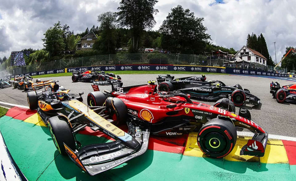 包含阿斯顿马丁绝杀红牛二队,周冠宇惊艳四座的词条 包含阿斯顿马丁绝杀红牛二队,周冠宇惊艳四座的词条