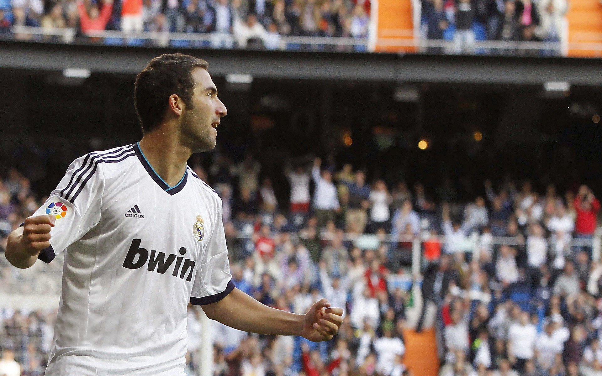 双城记，当欧冠铁血映照湖人紫金，今夜我们都是竞技的信徒